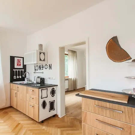 Wohnen Am Schlossberg Apartment *